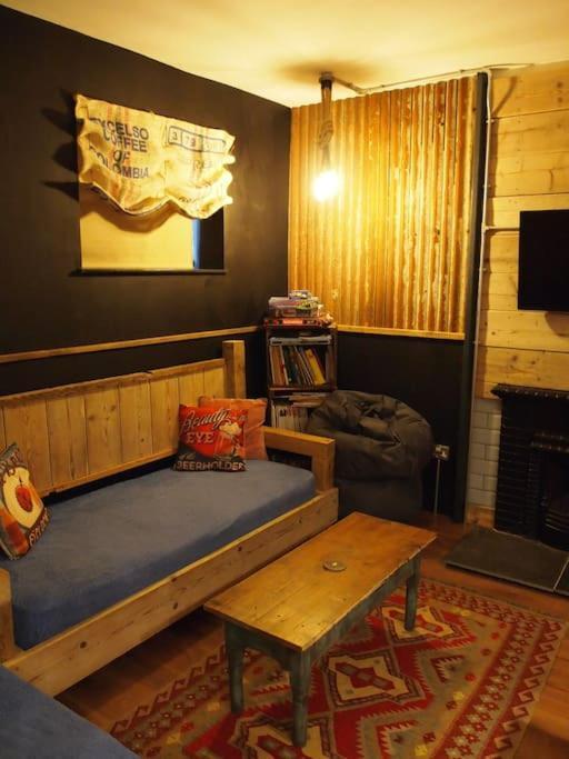 The Snug Apartment *