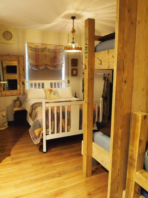 The Snug Apartment *