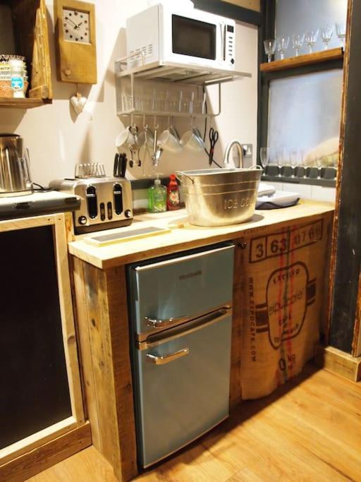 The Snug Apartment